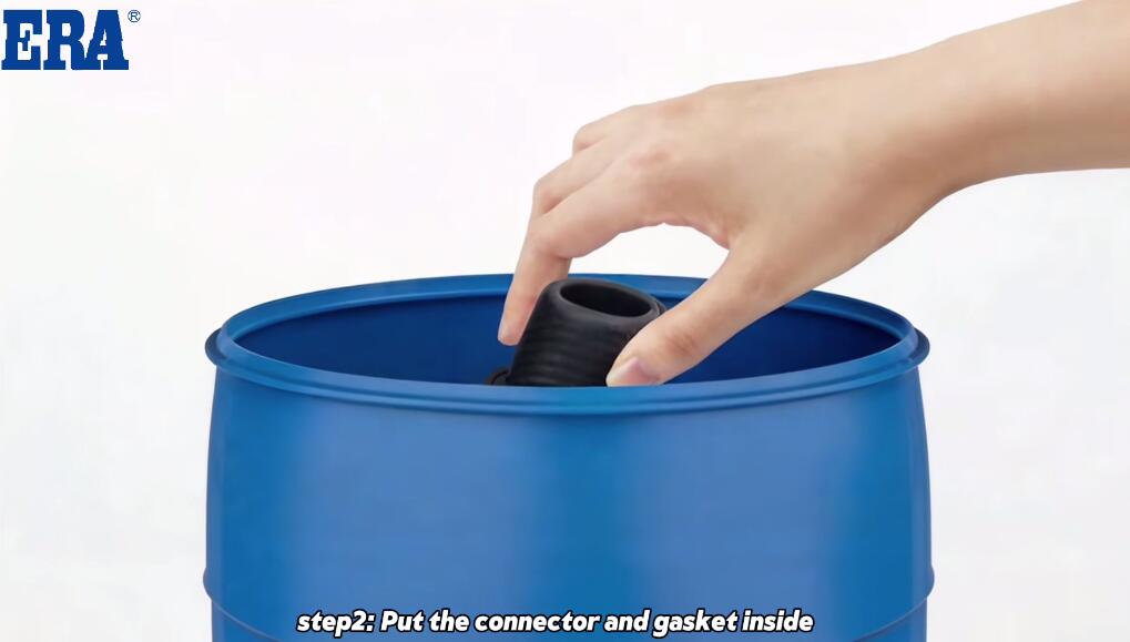 Step2 Put the connector and gasket inside Étape 2 : placez le connecteur et le joint à l'intérieur.
