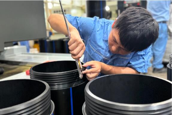 Trenchless pipe repair in China Réparation de canalisations sans tranchée en Chine