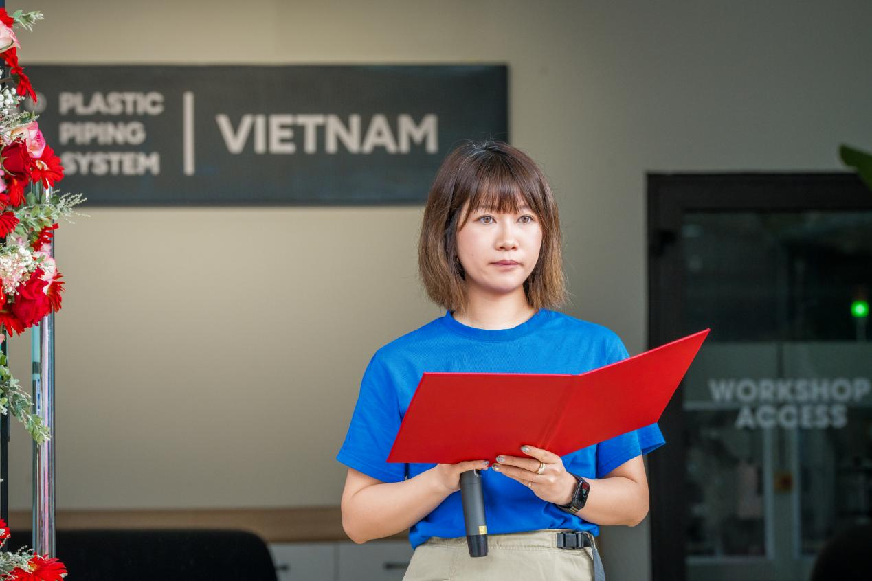 Zhang Hangyuan, directeur général de Zhejiang ERA, a prononcé un discours au nom du groupe ERA.