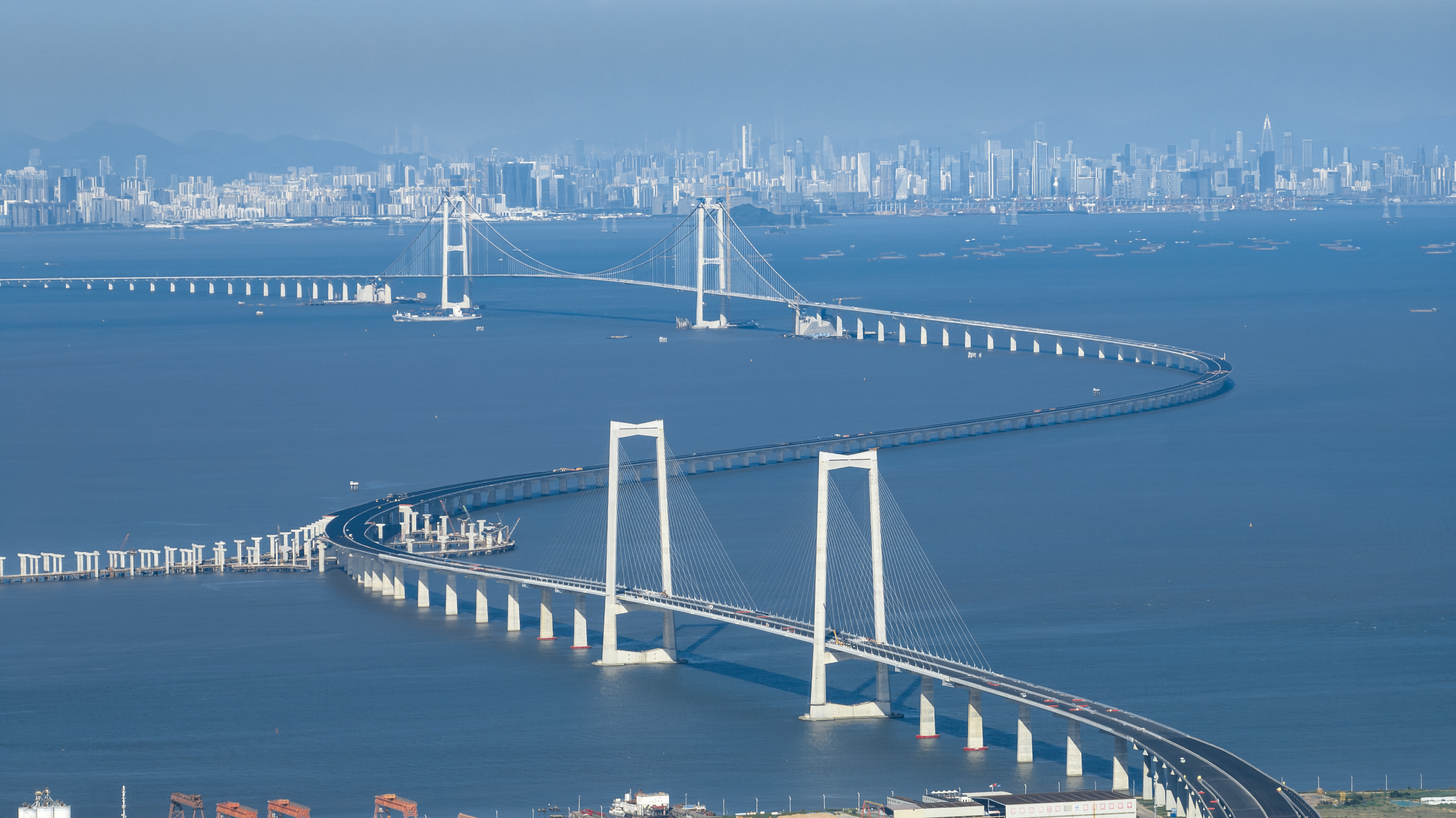 Shenzhen-Zhongshan Channel Connects the Two sides of the strait (1).jpeg