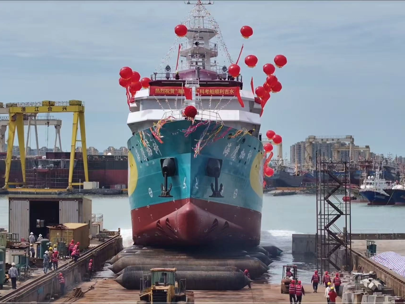Méga projet | Des solutions de canalisations professionnelles aident le navire de recherche Haiying Jiake à explorer la mer d'un bleu profond